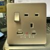  فيش ثلاثي جداري ذكي فضي موديل TP3013AC مع منافذ شحن سريع- TYPE-C & USB